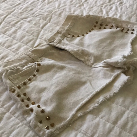 Shorts - Picture 2 of 3